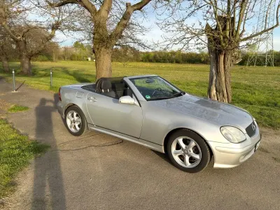 Gebraucht Mercedes SLK230 197 PS (144 kW) 2001 Silber Cabrio