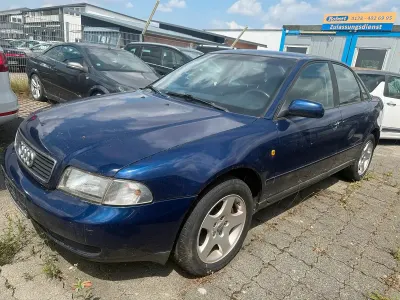 Gebraucht Audi A4 S-Line 110 PS (80 kW) 1998 Blau Limousine