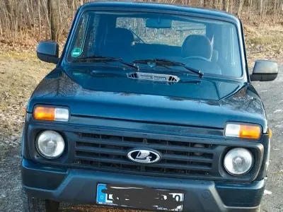 Gebraucht Lada Urban 83 PS (61 kW) 2019 Grün SUV