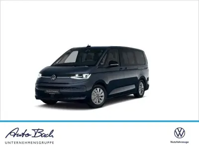 Käytetty VW Multivan Life 150 HP (110 kW) 2025 Sininen Tila-auto