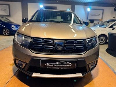 Braun Gebraucht 2018 Dacia Sandero Celebration Limousine | 10.990 € (Fairer Preis)