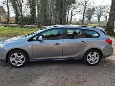 Gebraucht Opel Astra Selection 101 PS (74 kW) 2011 Grau Kombi