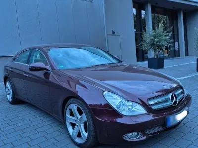 Gebraucht Mercedes CLS280 231 PS (169 kW) 2009 Rot Coupé