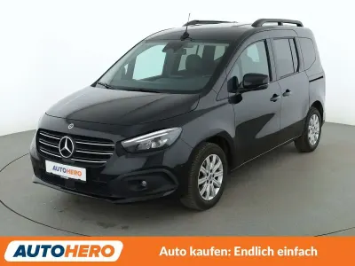 Gebraucht Mercedes T180 Progressive 116 PS (85 kW) 2024 Loparitschwarz Van / Kleinbus