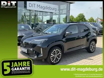 Gebraucht Toyota Yaris Hybrid Elegant 116 PS (85 kW) 2022 Mysticschwarz mica
