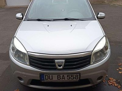 Gebraucht 2009 Dacia Sandero Lauréate Limousine | 2.200 € (Fairer Preis)