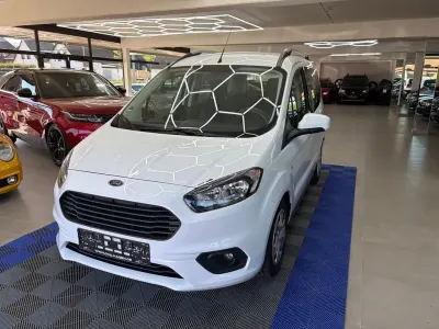 Używany Ford Tourneo Courier Trend 101 KM (74 kW) 2020 Minivan