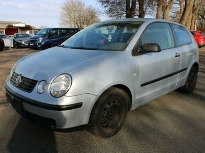 Gebraucht VW Polo Basis 64 PS (47 kW) 2001 Silber metallic Kleinwagen