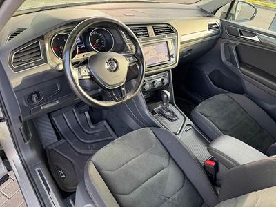 Silber Gebraucht 2017 VW Tiguan Highline SUV | 20.650 € (Fairer Preis)