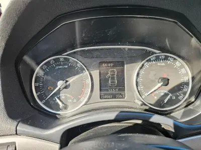Używany Skoda Octavia Elegance 140 KM (102 kW) 2010 Beżowy Kombi