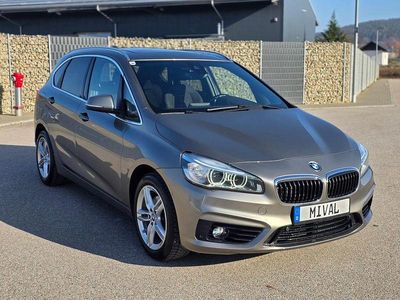 Silber Gebraucht 2015 BMW 218 Sport Line Van / Kleinbus | 11.700 € (Fairer Preis)