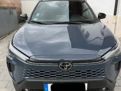 Gebraucht Toyota Corolla Cross 178 PS (130 kW) 2026 Grau SUV