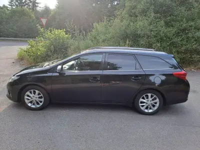Gebraucht Toyota Auris Touring Sports 132 PS (97 kW) 2013 Schwarz Kombi