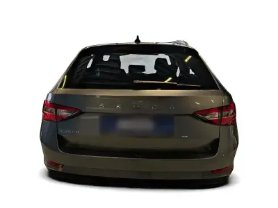 Gebraucht Skoda Superb 150 PS (110 kW) 2024 Grau Kombi