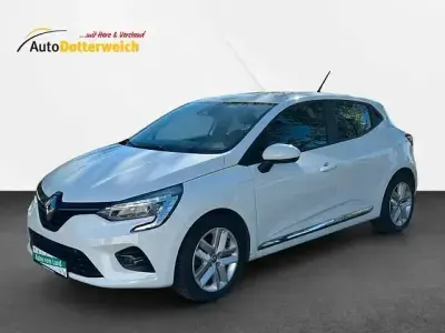 Używany Renault Clio V Business 72 KM (52 kW) 2020 Biały Sedan/Limuzyna