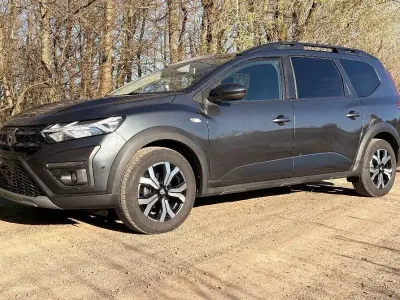 Gebraucht Dacia Jogger Comfort 101 PS (74 kW) 2022 Grau Van / Kleinbus