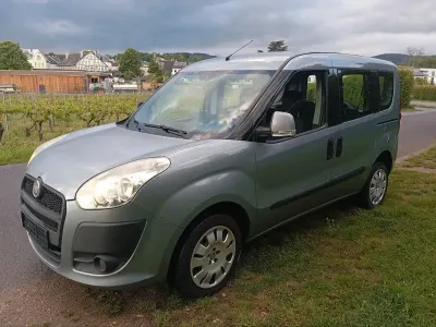 Gebraucht Fiat Doblò 95 PS (69 kW) 2011 Grau Van / Kleinbus
