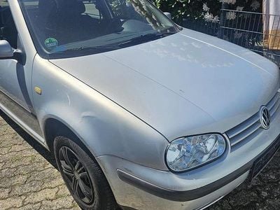 Second-hand VW Golf IV 75 CP (55 kW) 1999 Argintiu Hatchback