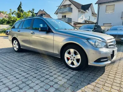 Gebraucht Mercedes C200 136 PS (100 kW) 2011 Grau Kombi