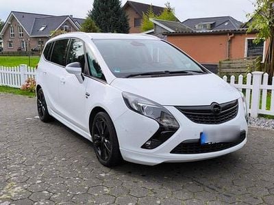 Weiß Gebraucht 2014 Opel Zafira Tourer OPC Van / Kleinbus | 7.800 € (Fairer Preis)