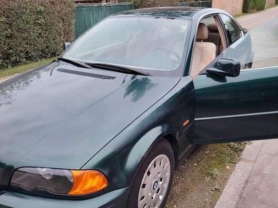 Usado BMW 323 170 HP (125 kW) 1999 Verde Coupé