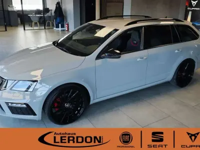 Gebraucht Skoda Octavia RS 184 PS (135 kW) 2020 Grau Kombi
