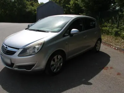 Gebraucht Opel Corsa 87 PS (63 kW) 2010 Silber Kleinwagen
