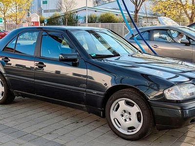 Second-hand Mercedes C230 Classic 193 CP (141 kW) 1996 Negru Berlinǎ