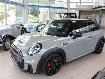 Gebraucht Mini John Cooper Works 231 PS (169 kW) 2021 Moonwalk grey (metallic) Kleinwagen