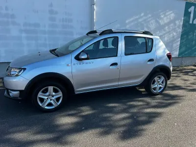 Usata Dacia Sandero Stepway 90 CV (66 kW) 2016 Argento Utilitaria