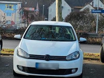 Gebraucht VW Golf VI 105 PS (77 kW) 2012 Weiß Kleinwagen