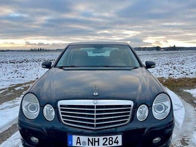 Schwarz Gebraucht 2007 Mercedes E200 Classic Limousine | 4.300 € (Fairer Preis)