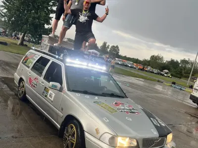 Gebraucht Volvo V70 140 PS (102 kW) 1998 Silber Kombi