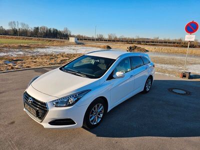 gebraucht Hyundai i40 1.7 CRDi 104kW blue Style DCT Style