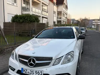 Gebraucht Mercedes E350 231 PS (169 kW) 2009 Weiß Coupé