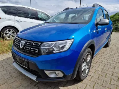 Używany Dacia Sandero Prestige 90 KM (66 kW) 2017 Niebieski SUV