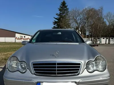 Gebraucht Mercedes C200 Avantgarde 122 PS (89 kW) 2005 Silber Limousine