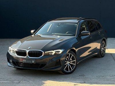 Gebraucht BMW 330 Sport Line 245 PS (180 kW) 2023 Grau Kombi