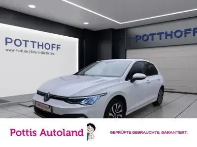 Gebraucht VW Golf VII Active 150 PS (110 kW) 2021 Weiß Kleinwagen