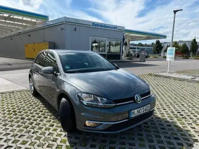 Gebraucht VW Golf VII Comfortline 116 PS (85 kW) 2017 Grau Limousine