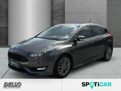Gebraucht Ford Focus ST-Line 140 PS (102 kW) 2018 Grau Kleinwagen