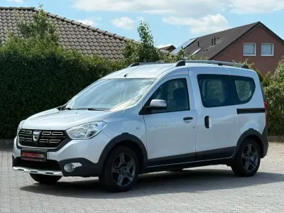 Gebraucht Dacia Dokker Celebration 116 PS (85 kW) 2017 Silber Van / Kleinbus