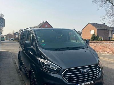 Gebraucht Ford Tourneo Titanium 185 PS (136 kW) 2019 Grau Van / Kleinbus