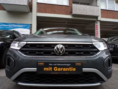 Używany VW T-Roc Life 116 KM (85 kW) 2024 Szary SUV