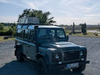 Gebraucht Land Rover Defender 122 PS (89 kW) 2009 Grün SUV
