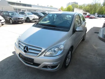 Gebraucht Mercedes B200 136 PS (100 kW) 2009 Silber Van / Kleinbus