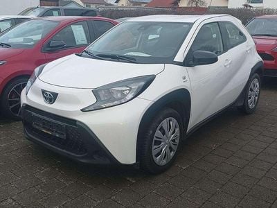 Gebraucht Toyota Aygo X X-play 72 PS (52 kW) 2022 Super white 2 SUV