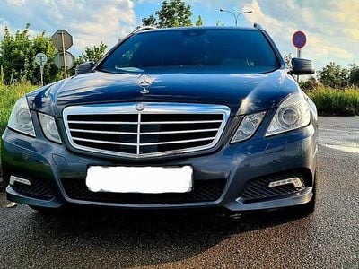 Gebraucht Mercedes E350 Avantgarde 265 PS (194 kW) 2010 Blau Kombi