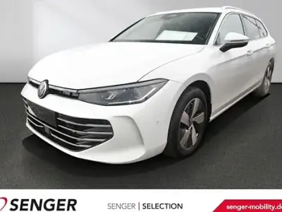 Gebraucht VW Passat Elegance 150 PS (110 kW) 2024 Weiß Kombi