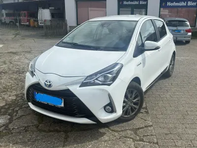 Gebraucht Toyota Yaris 73 PS (53 kW) 2017 Weiß Kleinwagen